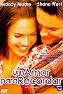 Mandy Moore and Shane West in Um Amor para Recordar (2002)