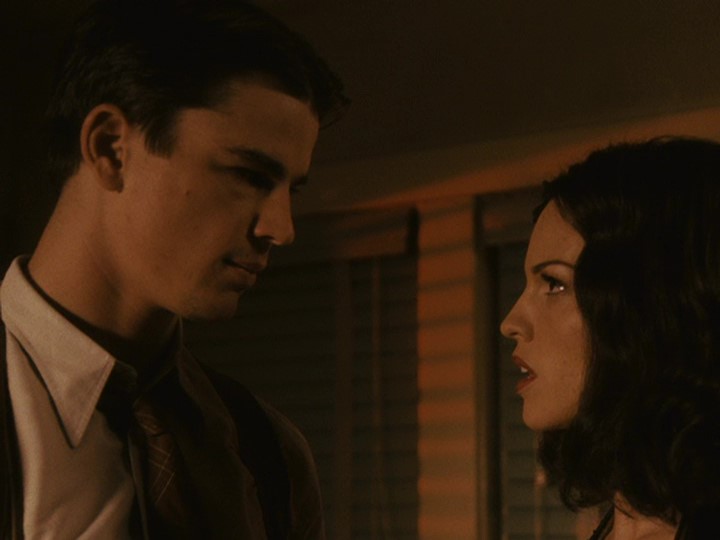 Josh Hartnett and Hilary Swank in The Black Dahlia (2006)