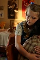 Raegan Revord and Iain Armitage in Young Sheldon (2017)