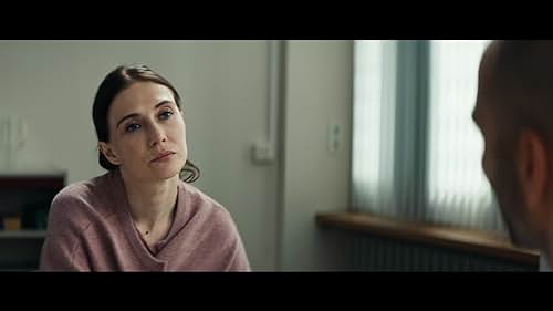 Nicoline, an experienced psychologist, starts a new job at a penal institution. She meets Idris, a sex offender who committed a series of grave crimes. After five years of treatment, he is about to go on his first unaccompanied probation. His team of practitioners are enthusiastic about his development but newcomer Nicoline does not trust him and tries to push his probation. Idris tries his hardest to convince Nicoline of his good intentions, but slowly but surely, he transforms into the manipulative man she saw in him from the beginning. A power play emerges between the two and Nicoline, in spite of her knowledge and experience, lets herself be trapped completely.