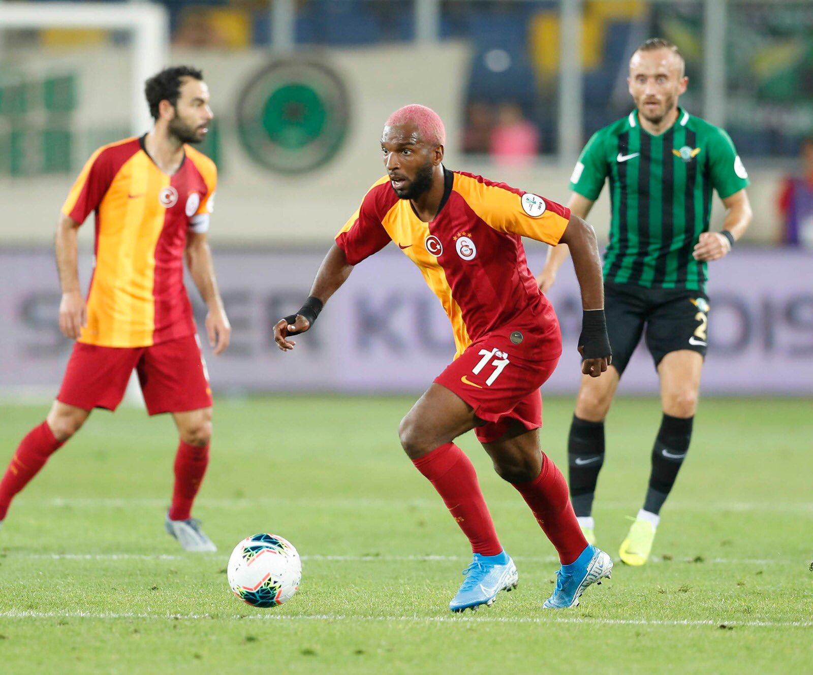 Ryan Babel and Selcuk Inan