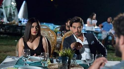 Zeynep Çamci and Gökhan Alkan in Seviyor Sevmiyor (2016)