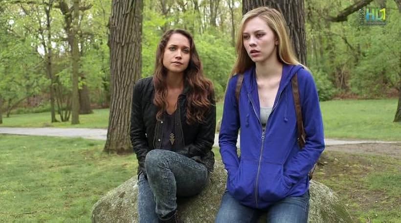 Maiara Walsh and Kelcie Stranahan in Last Hours in Suburbia (2012)