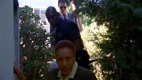 CCH Pounder, Michael Jace, and Jay Karnes in The Shield (2002)