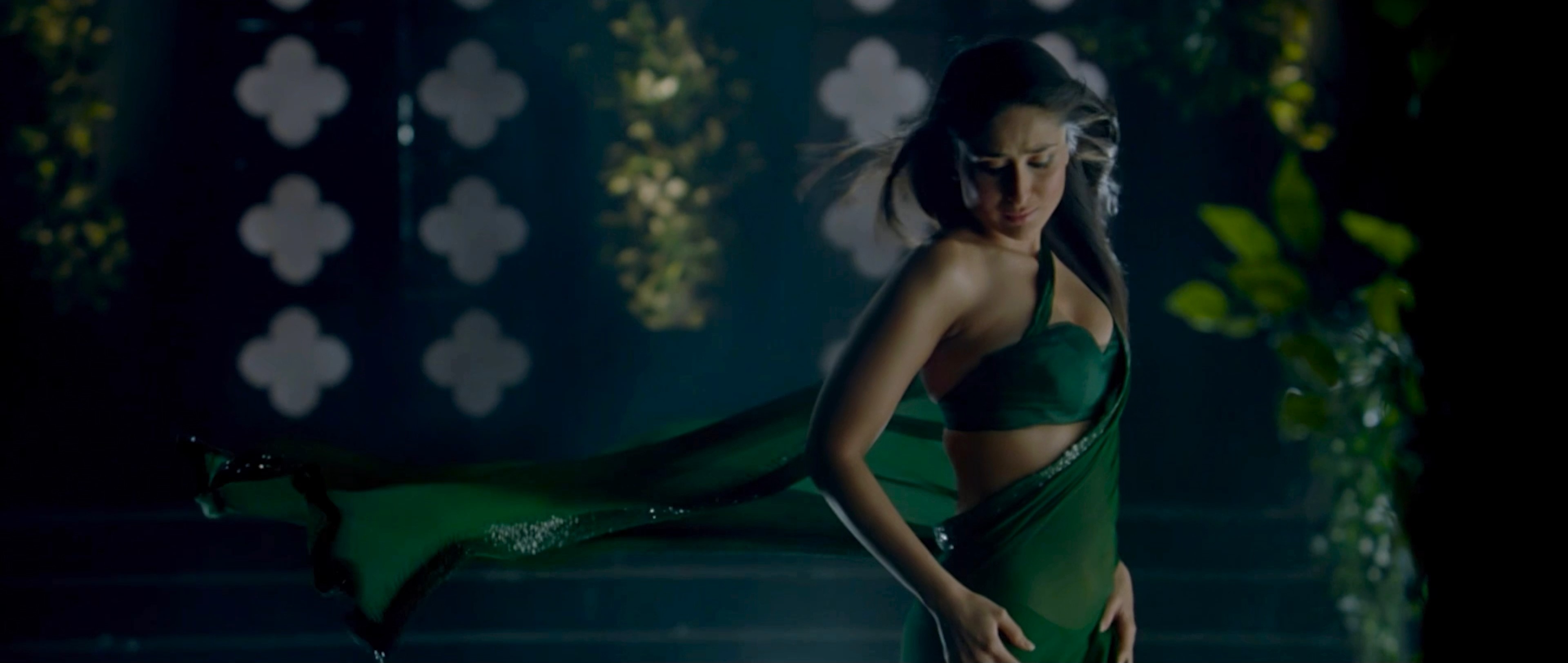 Kareena Kapoor in Bodyguard (2011)