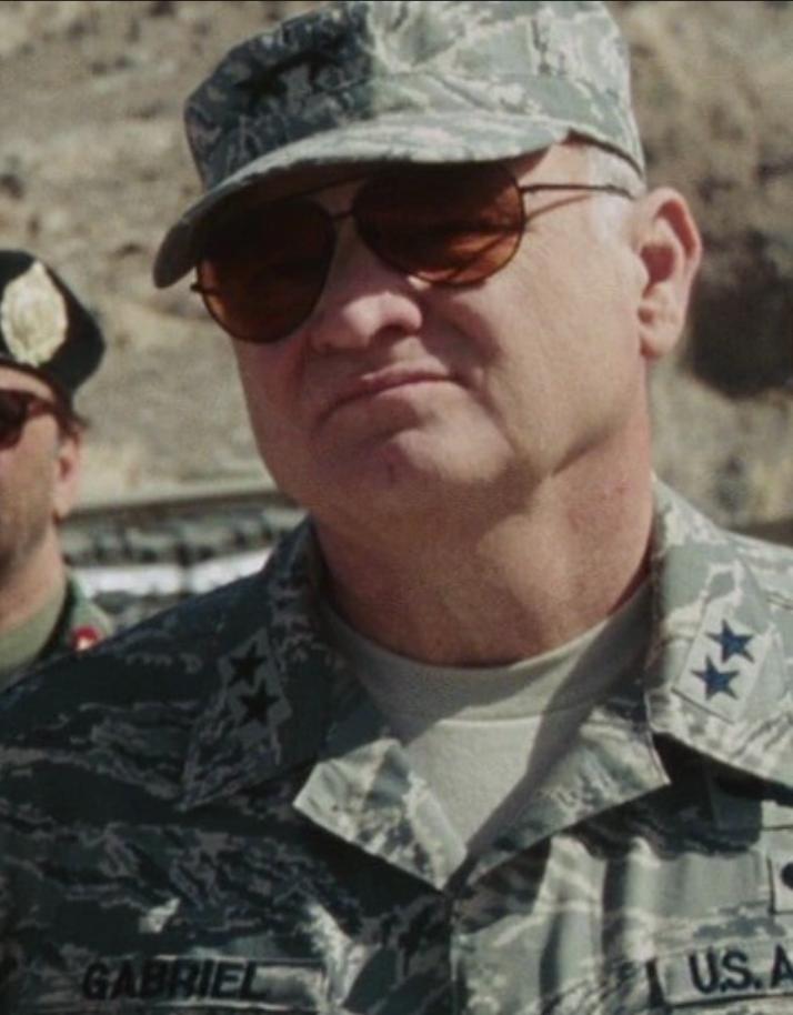 Bill Smitrovich in Iron Man (2008)