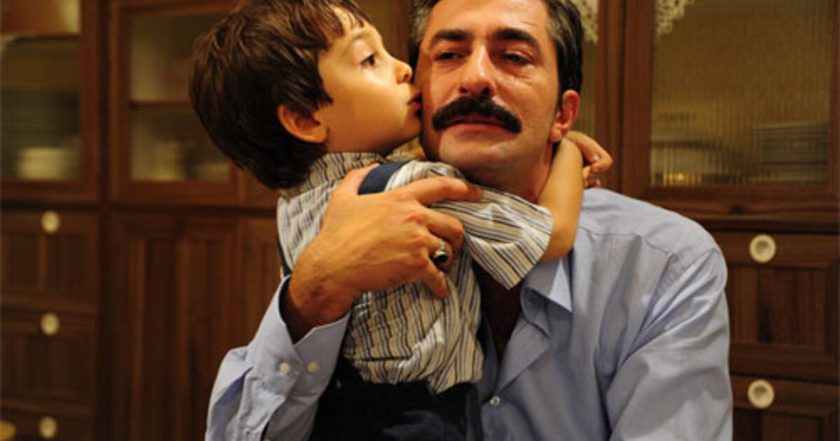 Erkan Petekkaya and Emir Berke Zincidi in Time Goes By (2010)