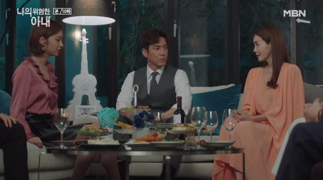 Kim Jeong-eun, Choi Won-young, and Choi Yu-hwa in My Dangerous Wife (2020)