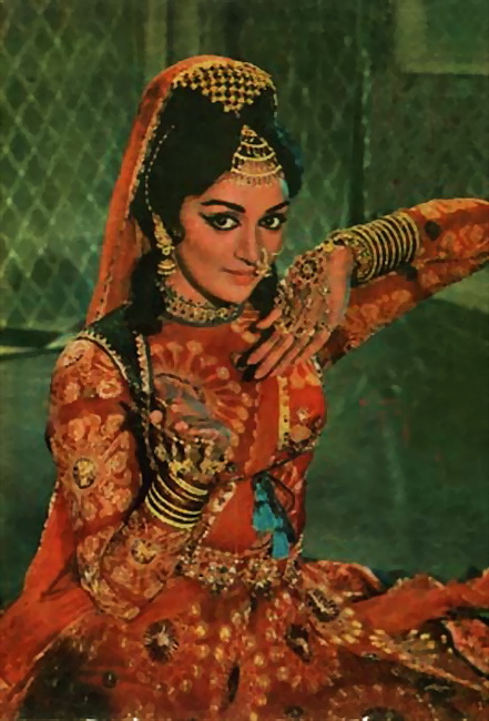 Hema Malini in Abhinetri (1970)