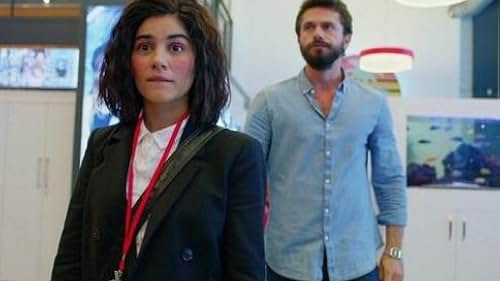 Zeynep Çamci and Yigit Kirazci in Seviyor Sevmiyor (2016)