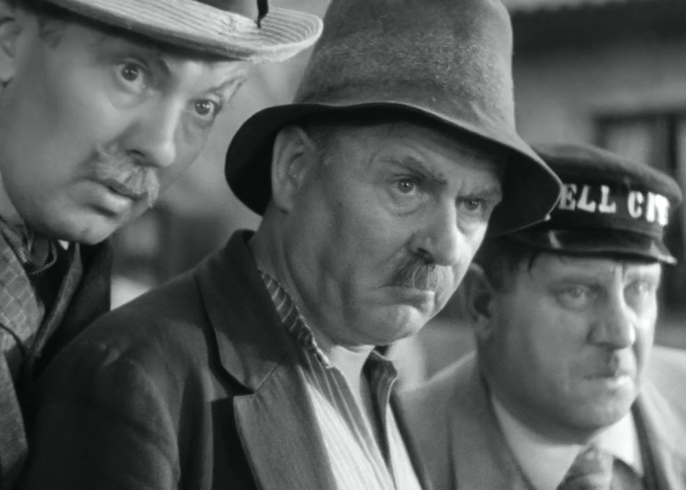 Eric Abrahamsson, Valdemar Dalquist, and Sigurd Wallén in The Count of the Old Town (1935)