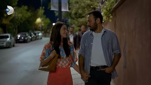 Ali Sunal and Gözde Türkpençe in Episode #1.10 (2013)