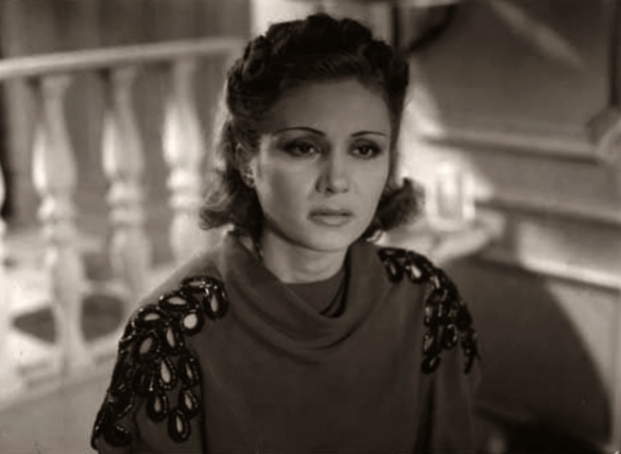 Mecha Ortiz in With Broken Wings (1938)