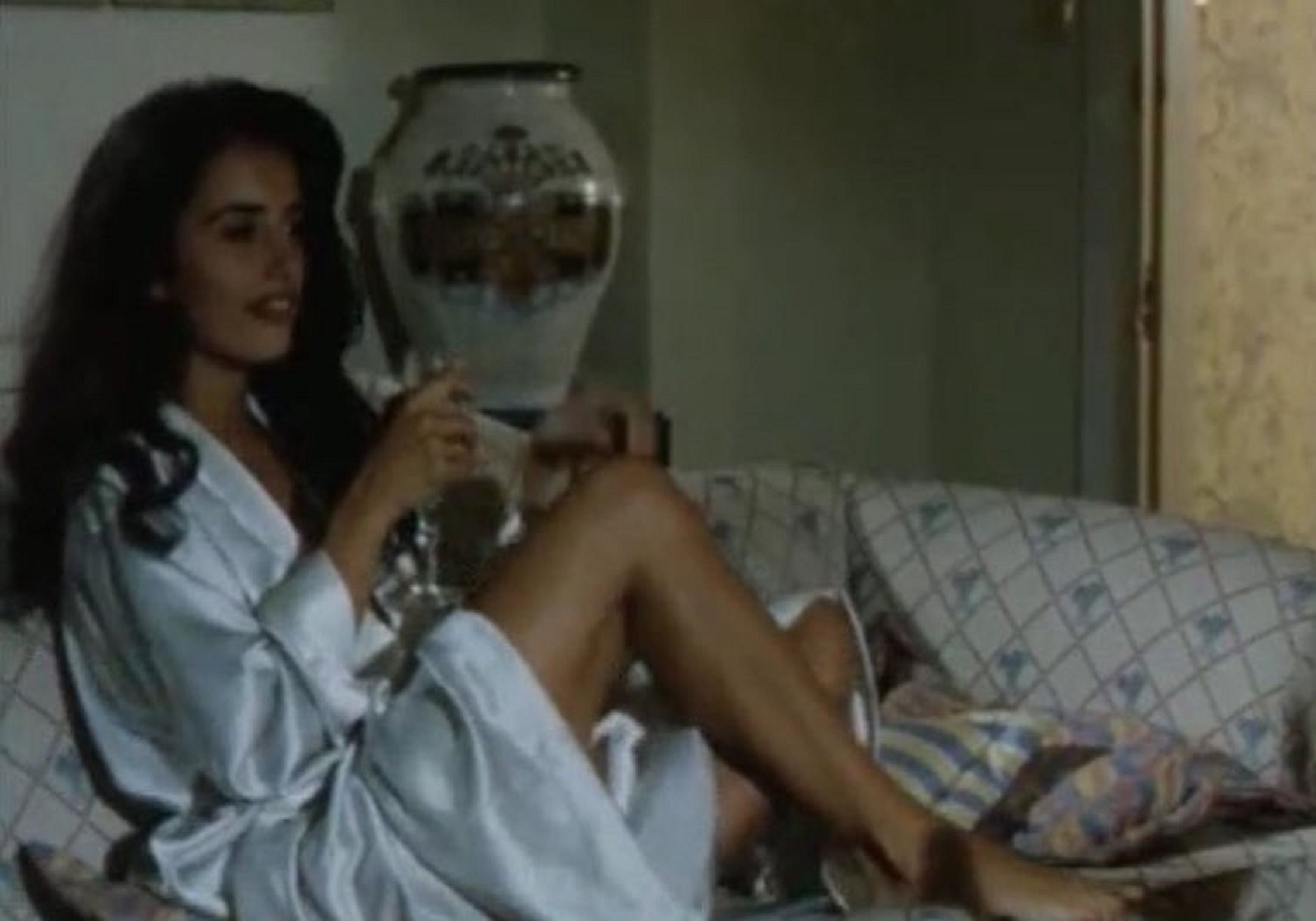 Penélope Cruz in Framed (1992)