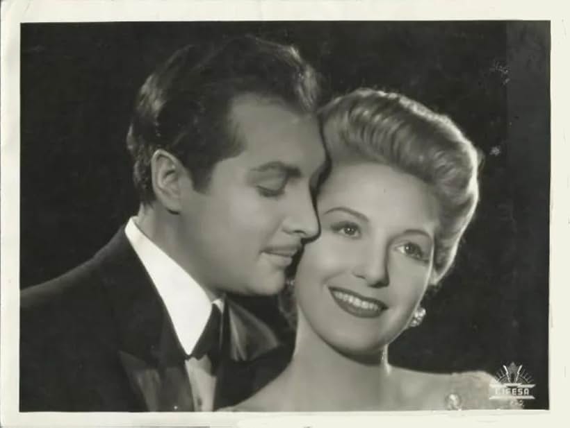 Armando Calvo and Luchy Soto in El hombre que las enamora (1944)