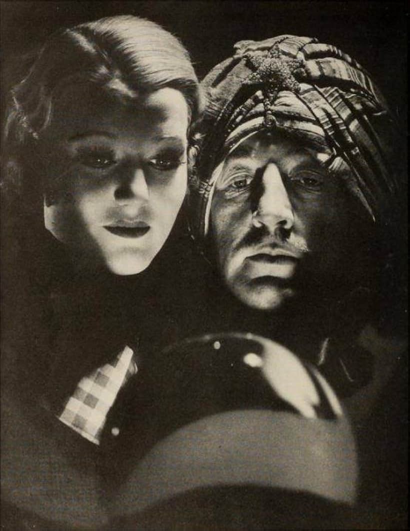 Constance Cummings and Warren William in The Mind Reader (1933)