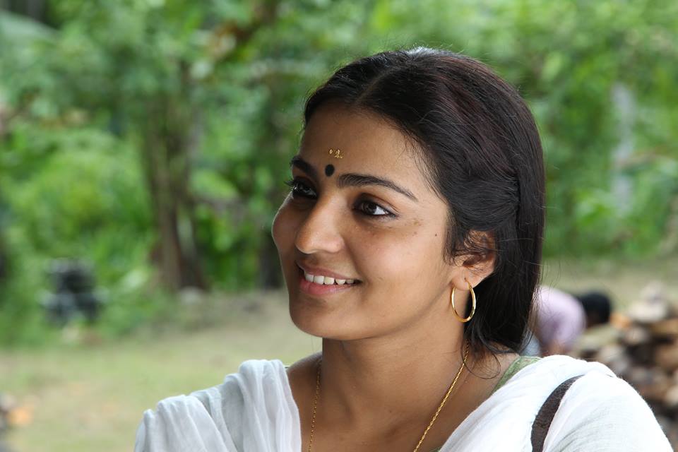 Parvathy Thiruvothu in Ennu Ninte Moideen (2015)