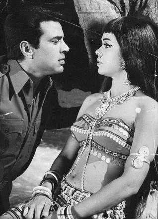 Dharmendra and Kumkum in Lalkar (The Challenge) (1972)