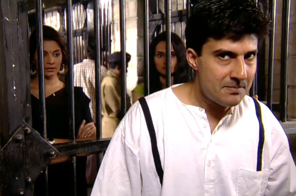 Rajeshwari Sachdev, Shweta Kawatra, and Aashish Kaul in Kahaani Ghar Ghar Kii (2000)