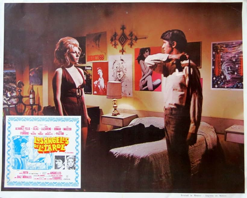 Claudia Islas and Enrique Álvarez Félix in Los ángeles de la tarde (1972)