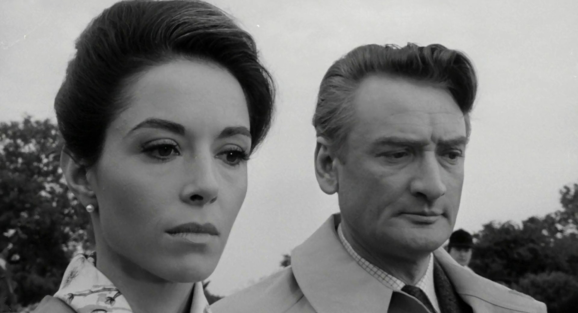 Jacques Roux and Dana Wynter in The List of Adrian Messenger (1963)