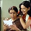 Neena Kulkarni and Madhura Velankar in Sarivar Sari (2005)