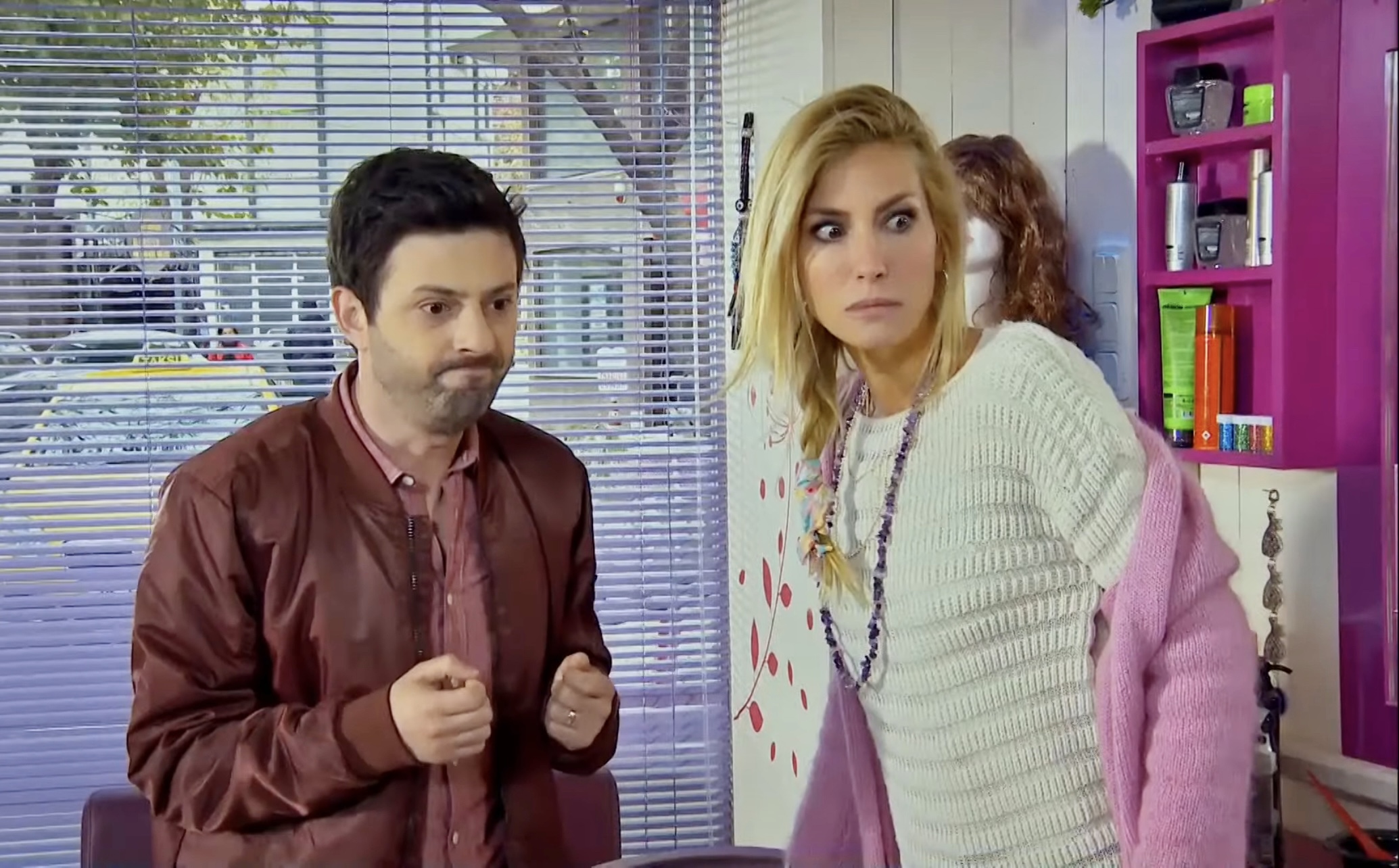 Çagla Sikel and Inan Ulas Torun in Dostlar Duragi (2017)