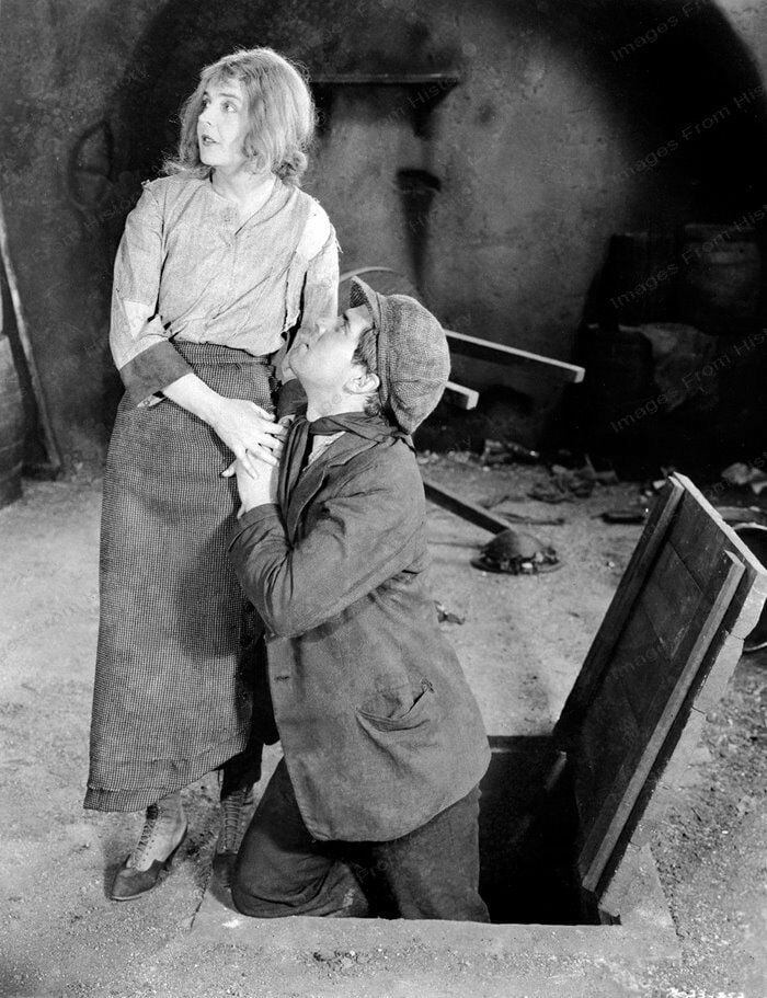 Ramon Novarro and Enid Bennett in The Red Lily (1924)