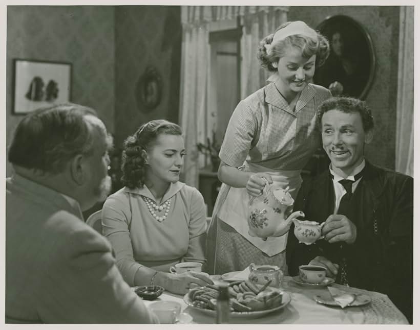 Inga Landgré, Nils Poppe, and Gunnel Wadner in Soldat Bom (1948)