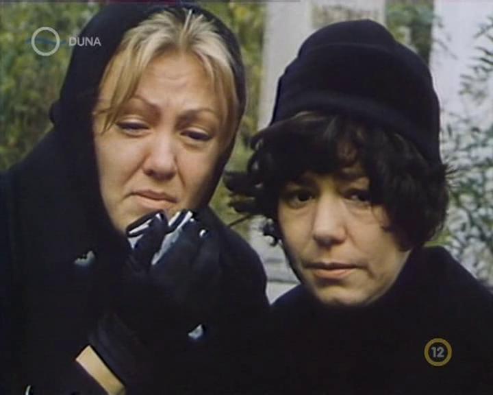 Judit Halász and Ila Schütz in Egyszeregy (1978)