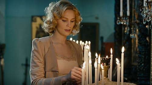 Farah Zeynep Abdullah in Kurt Seyit & Sura (2014)