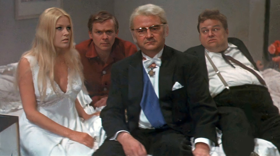 Eduard Cupák, Jan Libícek, Olga Schoberová, and Jirí Sovák in You Are a Widow, Sir! (1971)