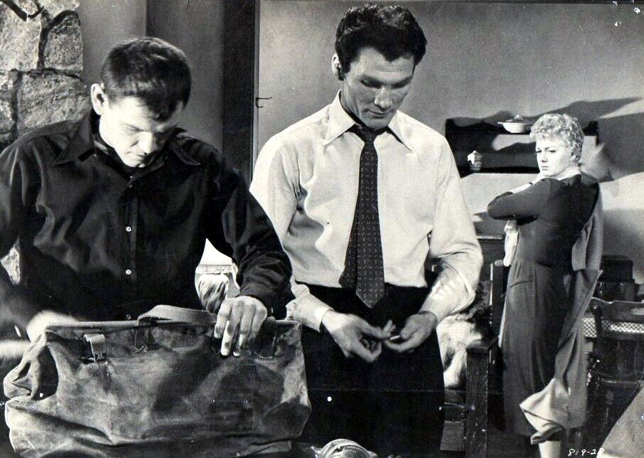 Jack Palance, Shelley Winters, and Earl Holliman in I Died a Thousand Times (1955)