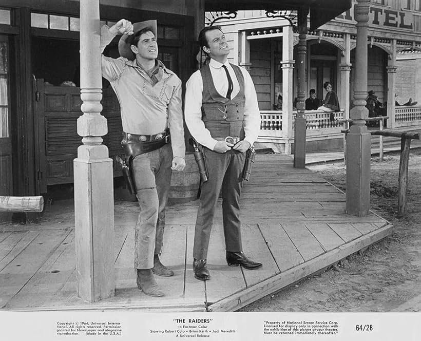 Robert Culp and Jim McMullan in The Raiders (1963)