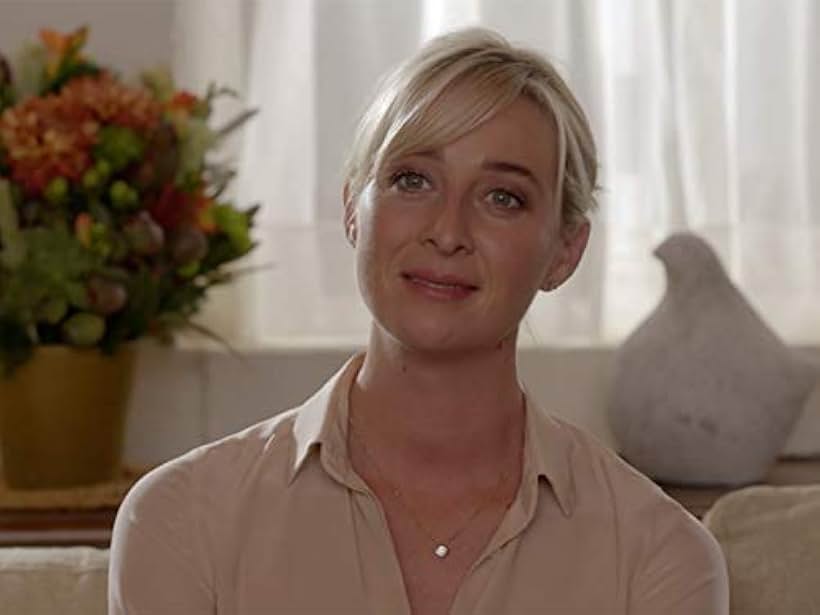 Asher Keddie in Party Tricks (2014)