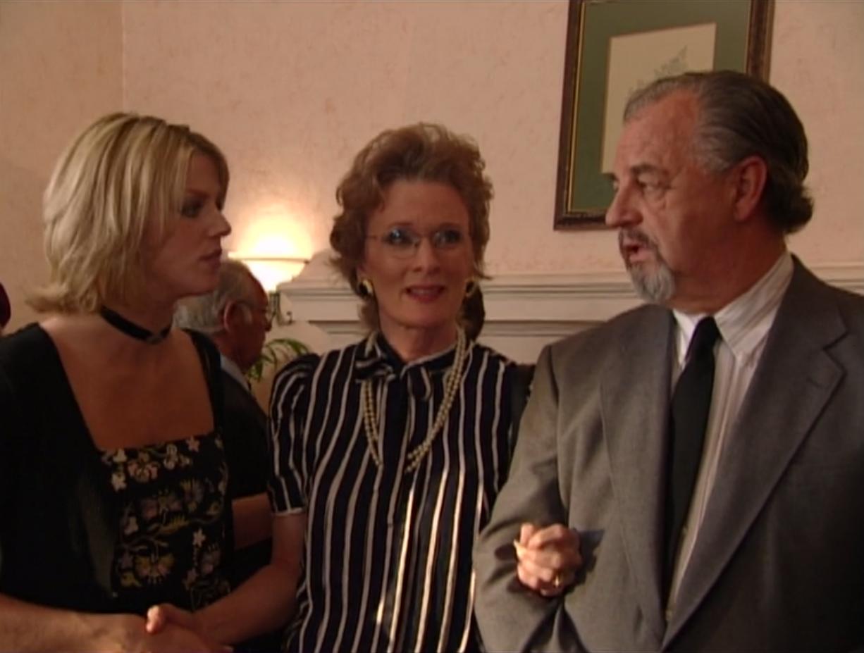 Paul Dooley, Kaitlin Olson, and Julie Payne in Curb Your Enthusiasm (2000)