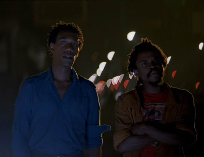 Joe Morton and Sidney Sheriff Jr. in The Brother from Another Planet (1984)