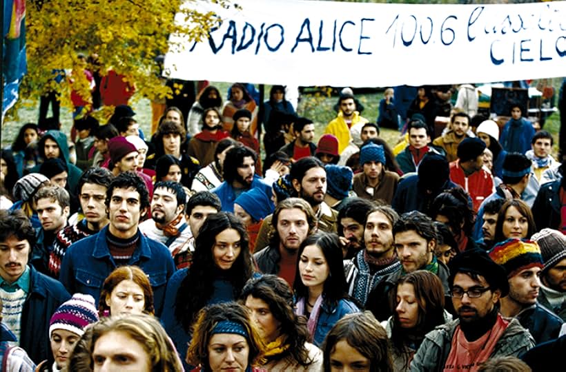 Alison J. Forest, Barbara Lucchi, Marco Luisi, and Tommaso Ramenghi in Working Slowly (Radio Alice) (2004)