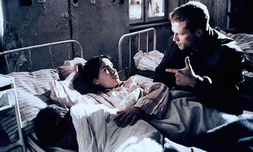 Til Schweiger and Ida Jablonska in Bandyta (1997)