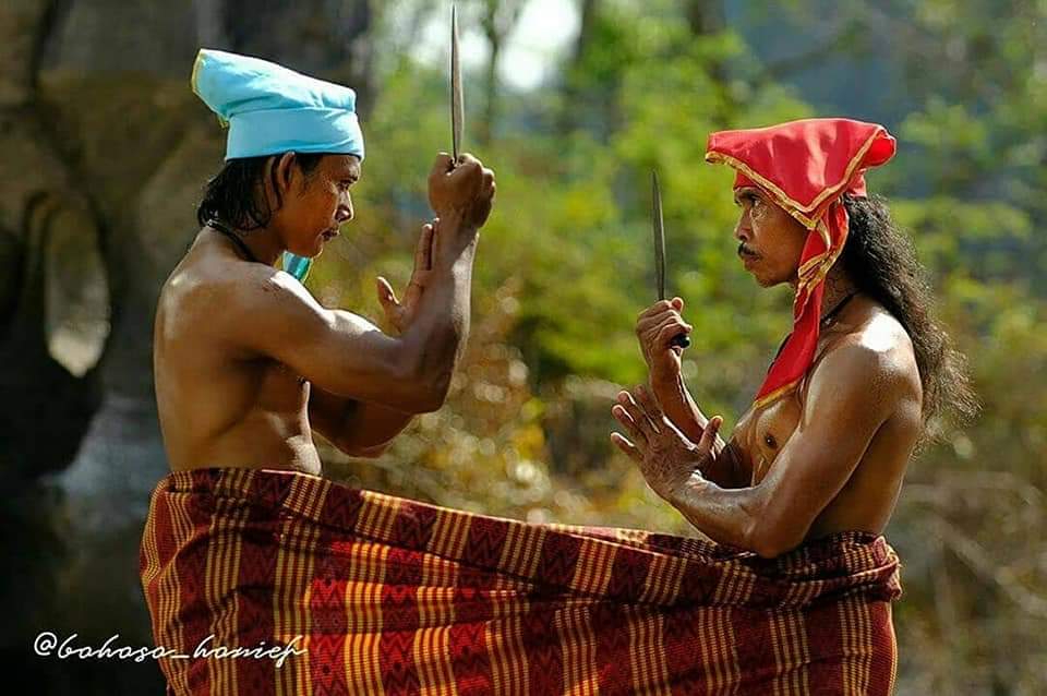 Yayan Ruhian and Ajat in Tarung Sarung (2020)