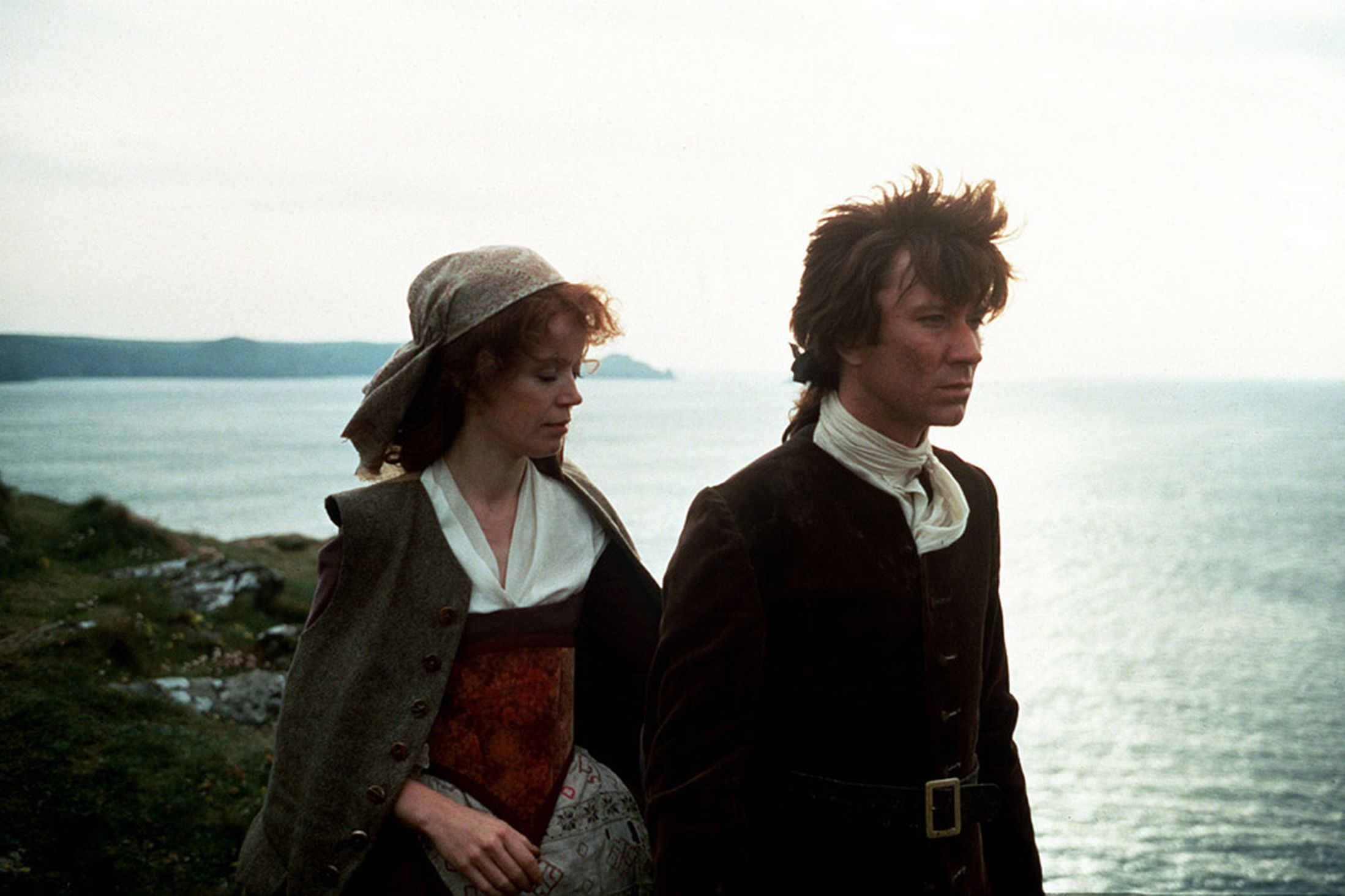 Robin Ellis and Angharad Rees in Poldark (1975)