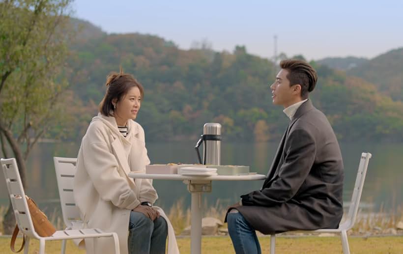 Hwang Jeong-eum and Park Seo-joon in She Was Pretty (2015)