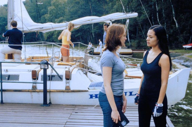 Kami Manns and Lavinia Wilson in Der Wannsee-Mörder (2002)