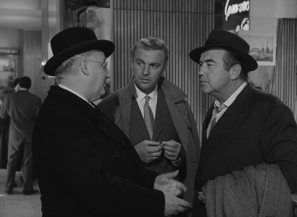 Broderick Crawford and Franco Fabrizi in The Swindle (1955)