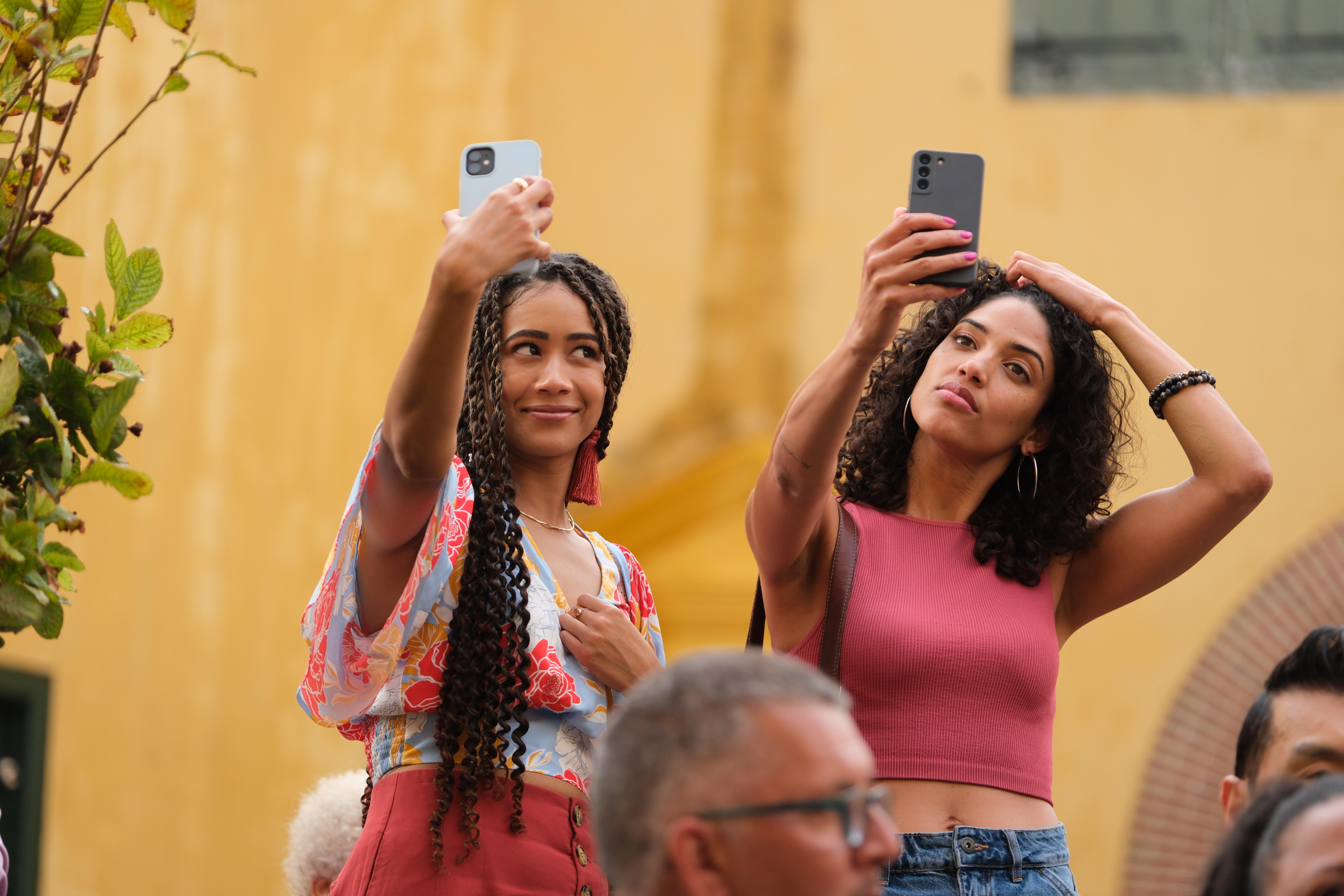 Shamilla Miller and Bronté Snell in The Umbrella Men: Escape from Robben Island (2023)