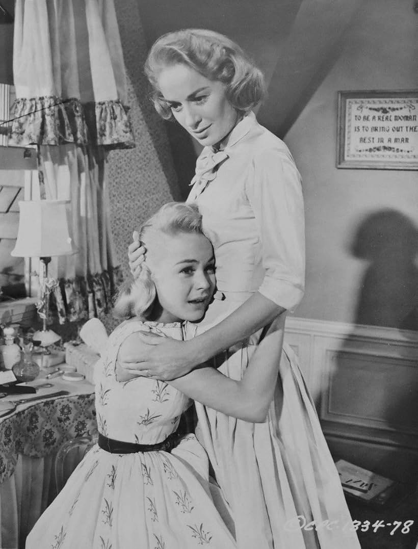 Sandra Dee and Mary LaRoche in Gidget (1959)