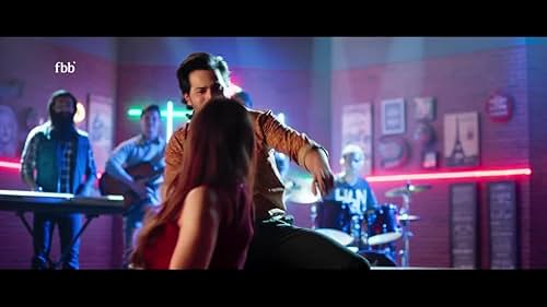 Fashion Big Bazaar TVC , where Parul plays Varun's manager,  who cannot understand Varun's Hatke Entry but eventually learns to live with it because thats what the audience and his fans appreciates .  Dhawan's Unique style stands out.  Directed by - Shashank Khaitan