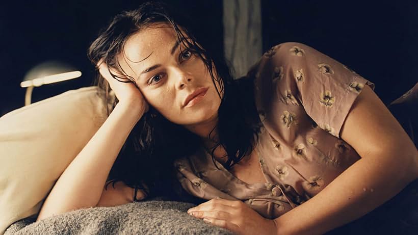 Polly Walker in Bandyta (1997)