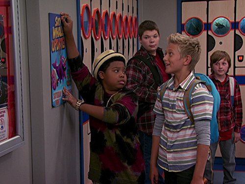 Benjamin Flores Jr. and Thomas Kuc in Game Shakers (2015)