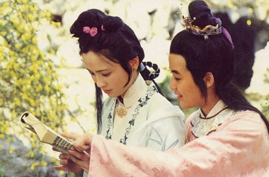 Huimin Tao and Jing Xia in Hong lou meng (1988)